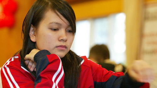 Échecs  Mai Hung et Anh Khôi en lévitation
